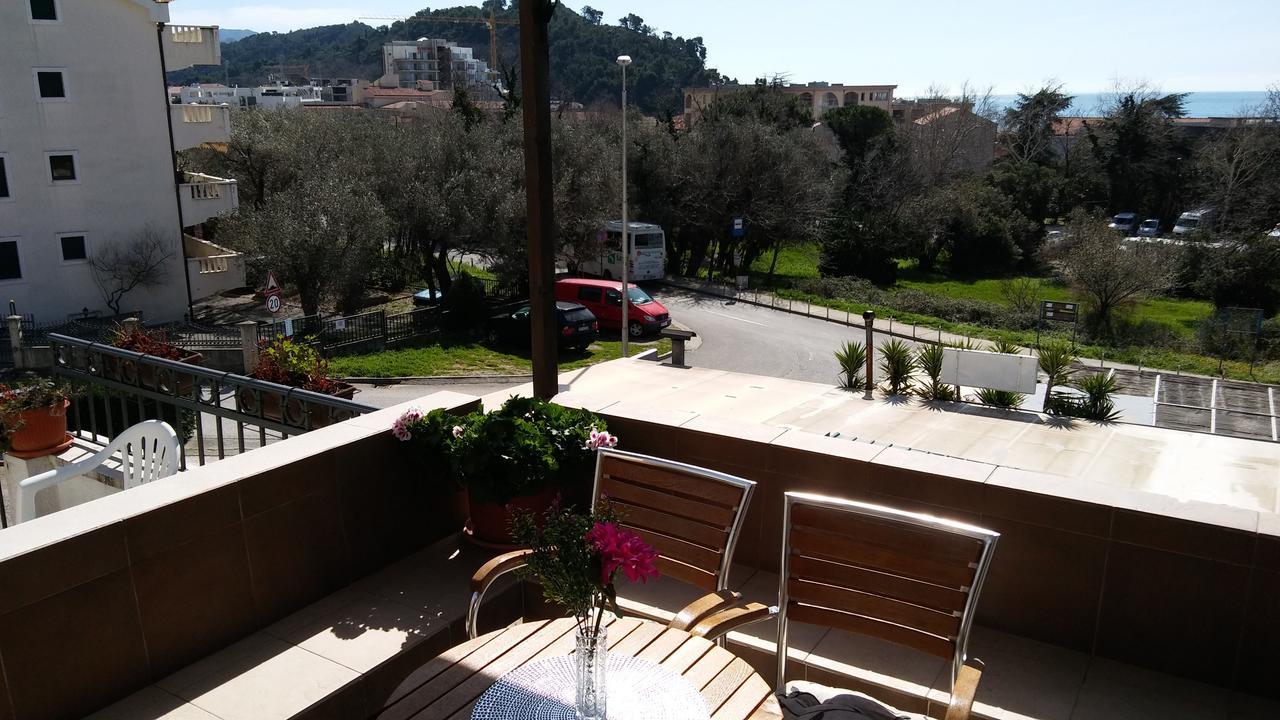 Guest House Villa Castio Petrovac Exterior foto