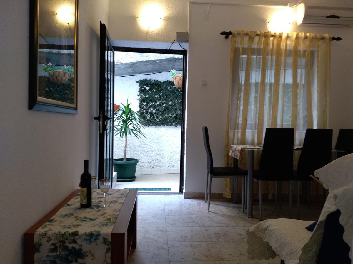 Guest House Villa Castio Petrovac Exterior foto